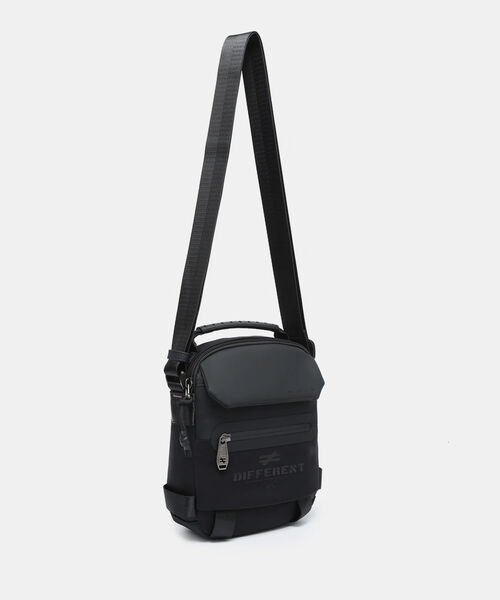 MOCHILA BOLSILLO FRONTAL ENMARCADO BASTIAN PEPE MOLL NEGRO
