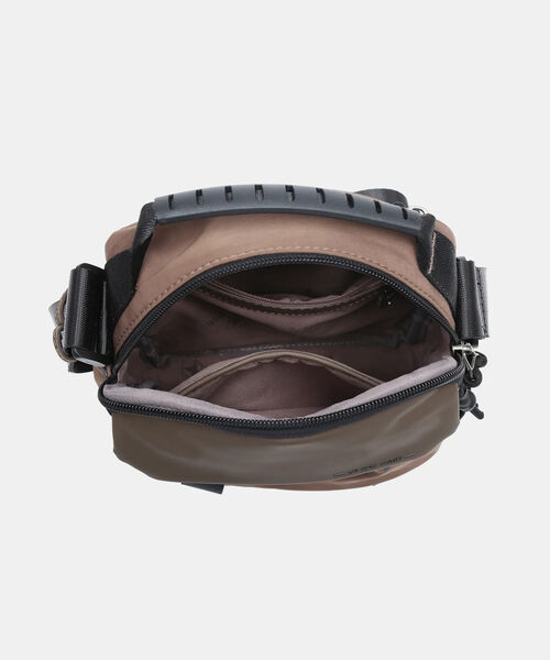 MOCHILA BOLSILLO FRONTAL ENMARCADO BASTIAN PEPE MOLL MARRON